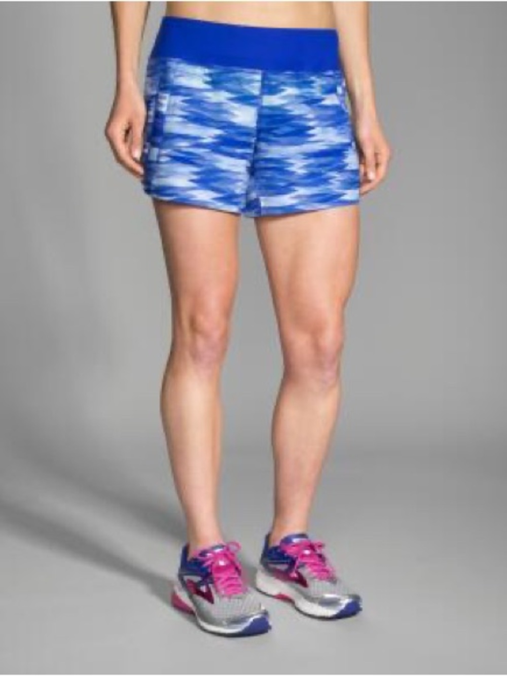 Brooks Chaser 5” shorts small